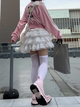 「HEIHEI（ヘイヘイ）のアイテム」を使った、charlottecakeさん（レディース・168cm）の冬コーディネート