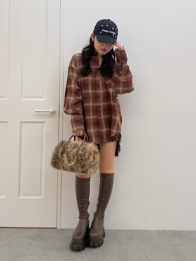 「EVRIS（エヴリス）の【厚底】シャークソールロングブーツ（ブーツ、ブラック系）」を使った、黒石夏帆さん（レディース・155cm）の秋コーディネート