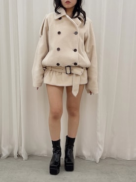 「EVRIS（エヴリス）のシャギーローベルトコート（ピーコート、ホワイト系）」を使った、黒石夏帆さん（レディース・155cm）の秋コーディネート