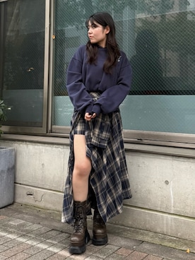 「アイテム（パーカー）」を使った、黒石夏帆さん（レディース・155cm）の秋コーディネート