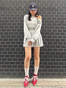 ごっち出品 ♡EVRIS♡ ショルダーオープンスウェットＨＯＯＤＩＥ EVRIS（エヴリス） トレーナー スウェット フロントジップオフショル