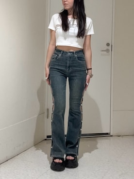 「EVRIS（エヴリス）のレタリングシンプルショートTシャツ（Tシャツ/カットソー、ホワイト系）」を使った、黒石夏帆さん（レディース・155cm）の春コーディネート