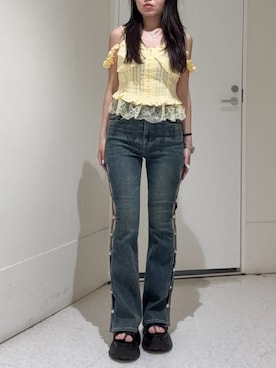 「EVRIS（エヴリス）のフリルドッキングトップス（キャミソール、イエロー系）」を使った、黒石夏帆さん（レディース・155cm）の春コーディネート