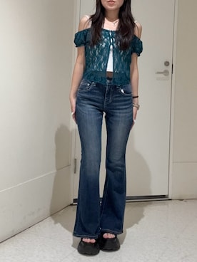 「EVRIS（エヴリス）のレースレイヤードトップス（シャツ/ブラウス、ブルー系）」を使った、黒石夏帆さん（レディース・155cm）の春コーディネート