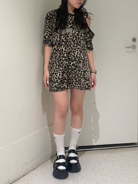 「EVRIS（エヴリス）のプラットフォームスニーカーサンダル（サンダル、ブラック系）」を使った、黒石夏帆さん（レディース・155cm）の春コーディネート