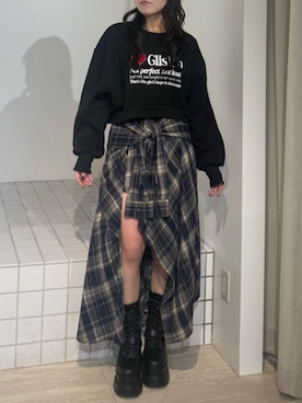 「アイテム（スウェット）」を使った、黒石夏帆さん（レディース・155cm）の秋コーディネート