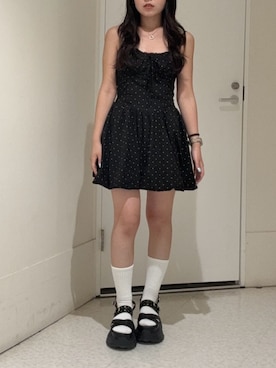 「EVRIS（エヴリス）のプラットフォームスニーカーサンダル（サンダル、ブラック系）」を使った、黒石夏帆さん（レディース・155cm）の夏コーディネート