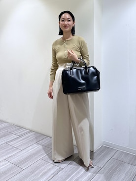 「FEMME」｜「アイテム（スラックス）」を使った、ANNAさん（レディース・156cm）の春コーディネート