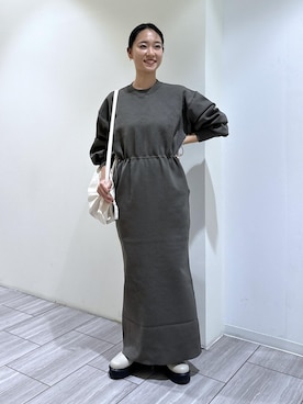 「ADAM ET ROPE'（アダムエロペ）のアイテム（ボディバッグ/ウエストポーチ）」を使った、ANNAさん（レディース・156cm）の秋コーディネート