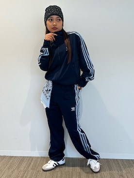 「サンバ」｜「アイテム（スウェットパンツ）」を使った、MSさん（レディース・156cm）の冬コーディネート