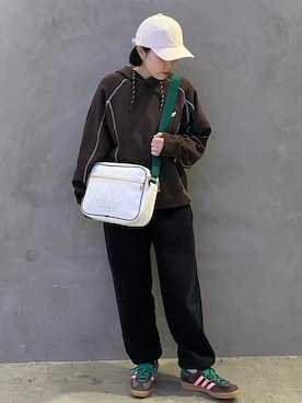 「アディダスオリジナルス」｜「アイテム（パーカー）」を使った、mmikuさん（レディース・153cm）の冬コーディネート
