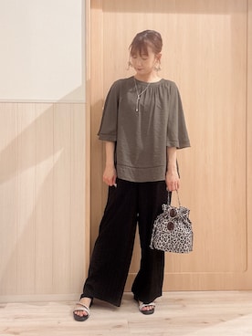 「SHOO・LA・RUE（シューラルー）の【ひんやり/S-LL/体型カバー】はしごレースが涼し気な スラブポンチョ風ブラウス（シャツ/ブラウス、グリーン系）」を使った、モカさん（レディース・162cm）の夏コーディネート