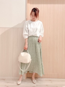 「アイテム（チャーム）」を使った、モカさん（レディース・162cm）の春コーディネート