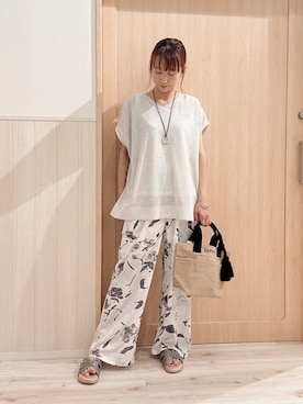 「SHOO・LA・RUE（シューラルー）の【2点セット/前後2WAY/洗濯機可/S-LL】体型カバーも叶う ラメ畦ニット+タンクトップ（ニット/セーター、ホワイト系）」を使った、モカさん（レディース・162cm）の夏コーディネート