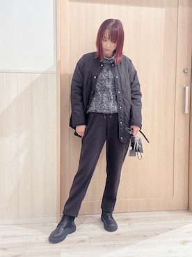 「アイテム（コインケース）」を使った、モカさん（レディース・162cm）の秋コーディネート