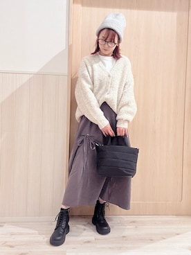 「アイテム（ニットキャップ/ビーニー、グレー系）」を使った、モカさん（レディース・162cm）の秋コーディネート