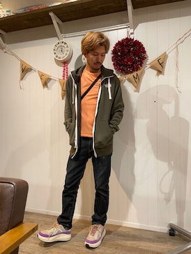 小野 輝之(Gift)さんの（UGG | アグ）を使ったコーディネート