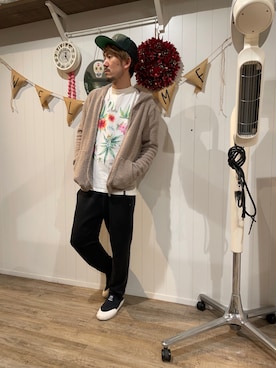 「Abercrombie&Fitch（アバークロンビーアンドフィッチ）のアイテム（パンツ）」を使った、小野 輝之(Gift)さん（メンズ・174cm）の春コーディネート