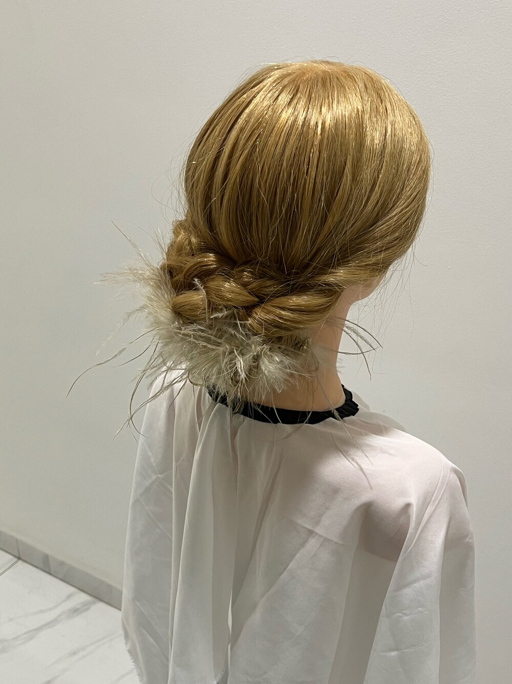 「ヘアアレンジ、shein」｜「SHEINのアイテム（バレッタ/ヘアクリップ、ベージュ系）」を使った、MasudaAiri🇲🇾さん（レディース・166cm）の冬コーディネートの1枚目の写真