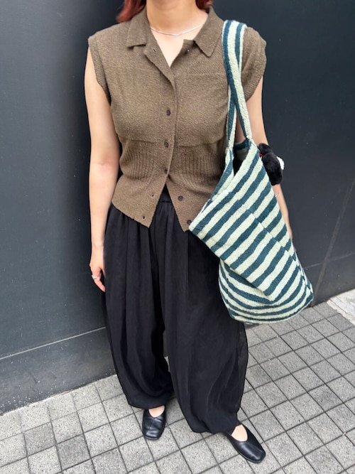 スリーブレスニットシャツ