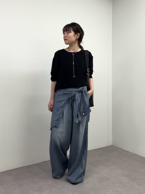 セール】【ジャケットやカーデのインナーに！】バックスリットブラウス