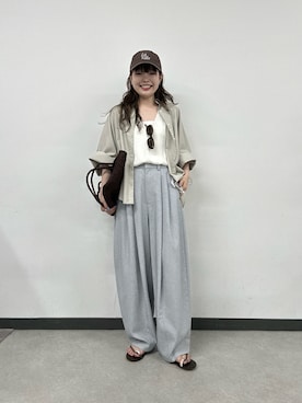 「GALLARDAGALANTE（ガリャルダガランテ）のエアリーサテンタンク（キャミソール、ホワイト系）」を使った、manakaさん（レディース・162cm）の春コーディネート