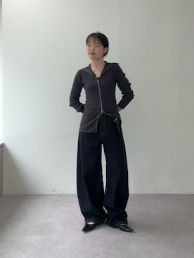 「UNFORM（アンフォーム）の【2026AW Debut】【UNFORM】カシミヤ混ジップリブニット（ニット/セーター、グレー系）」を使った、manakaさん（レディース・162cm）の夏コーディネート