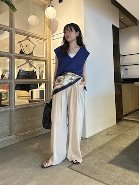 「GALLARDAGALANTE（ガリャルダガランテ）のサイドスリットニット（ニット/セーター、ブルー系）」を使った、manakaさん（レディース・162cm）の夏コーディネート