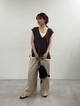 「GALLARDAGALANTE（ガリャルダガランテ）のサイドスリットニット（ニット/セーター、ブラウン系）」を使った、manakaさん（レディース・162cm）の春コーディネート