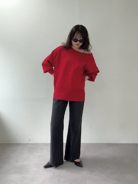 「UNFORM（アンフォーム）の【2026AW Debut】【UNFORM】スウェットライクニット（ニット/セーター、レッド系）」を使った、manakaさん（レディース・162cm）の夏コーディネート