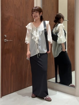 「アイテム（ボディバッグ/ウエストポーチ）」を使った、manakaさん（レディース・162cm）の秋コーディネート
