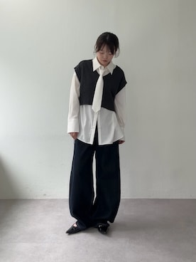 「UNFORM（アンフォーム）の【2026AW Debut】【UNFORM】タイ付きオーバーシャツ（シャツ/ブラウス、ホワイト系）」を使った、manakaさん（レディース・162cm）の夏コーディネート