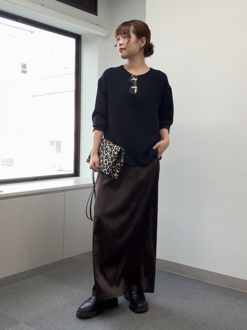 ジャケットやカーデのインナーに！】バックスリットブラウスT（シャツ