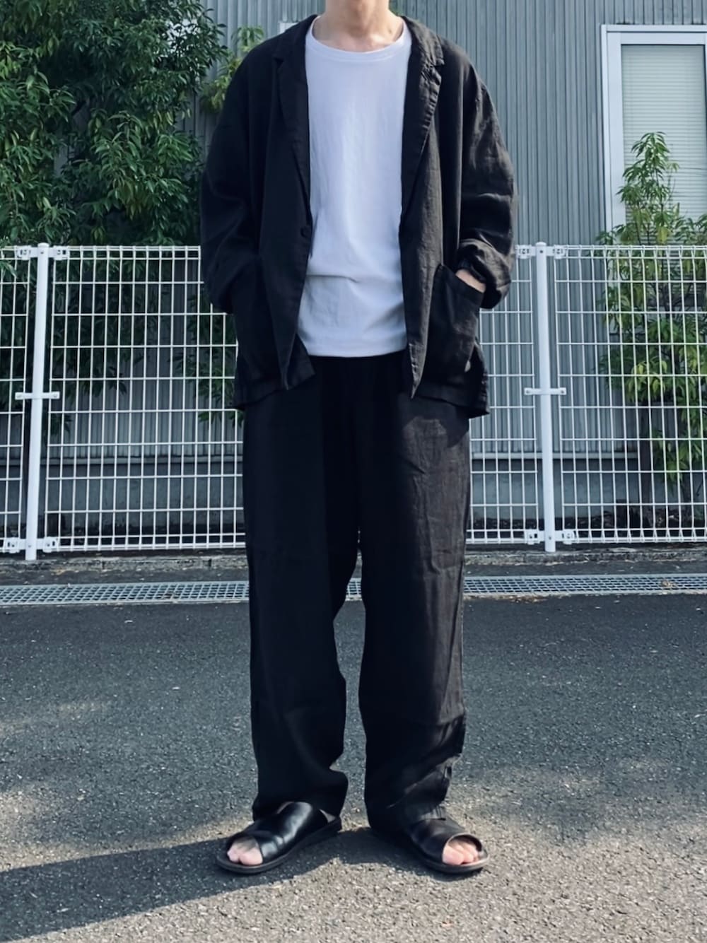 「夏コーデ、ビッグシルエット、今日のコーデ、シンプルコーデ、セットアップ、リネン」｜「confectのアイテム（ジャケット/アウター、ブラック系）」を使った、kazuさん（メンズ・170cm）の夏コーディネートの1枚目の写真