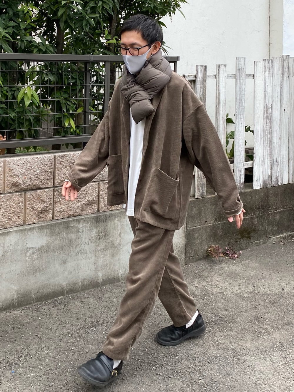 AURORA SHOESのスニーカー（ブラック系）を使った人気