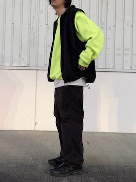 「スエット」｜「アイテム（スニーカー）」を使った、kazuさん（メンズ・170cm）の冬コーディネート
