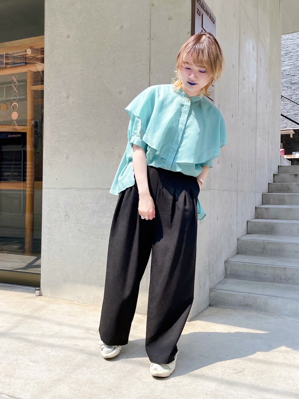 HERENCIA（ヘレンチア）の「ケープ風シアーブラウス（シャツ