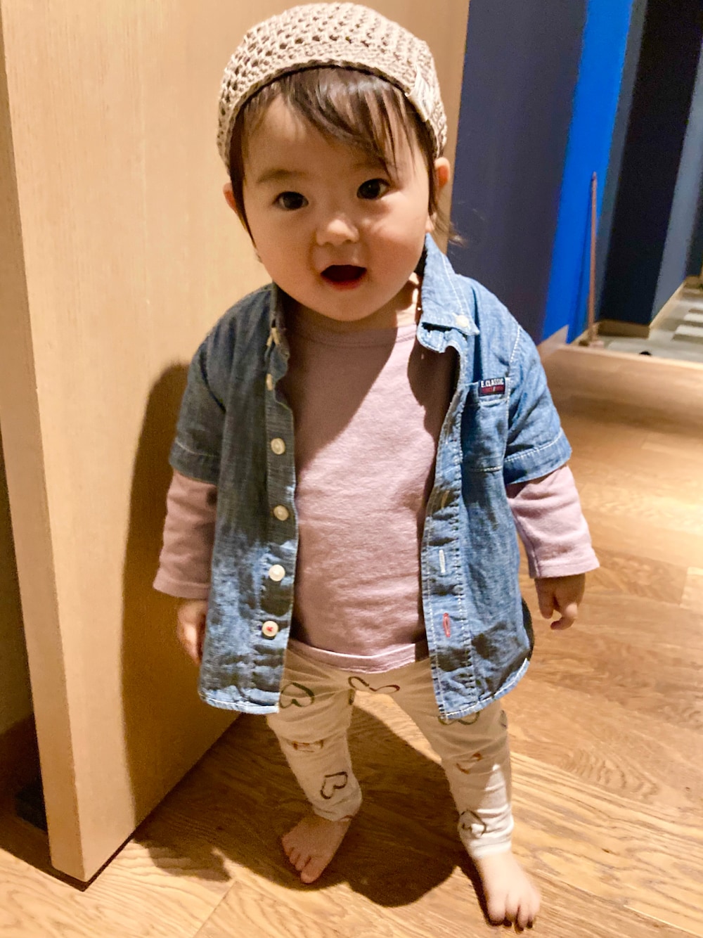 「キッズコーデ、キッズファッション、休日スタイル、女の子、はるコーデ、赤ちゃんコーデ、1歳3ヶ月」｜「西松屋のアイテム（デニムジャケット、ブルー系）」を使った、ヒナさん（キッズ・80cm）の春コーディネートの1枚目の写真