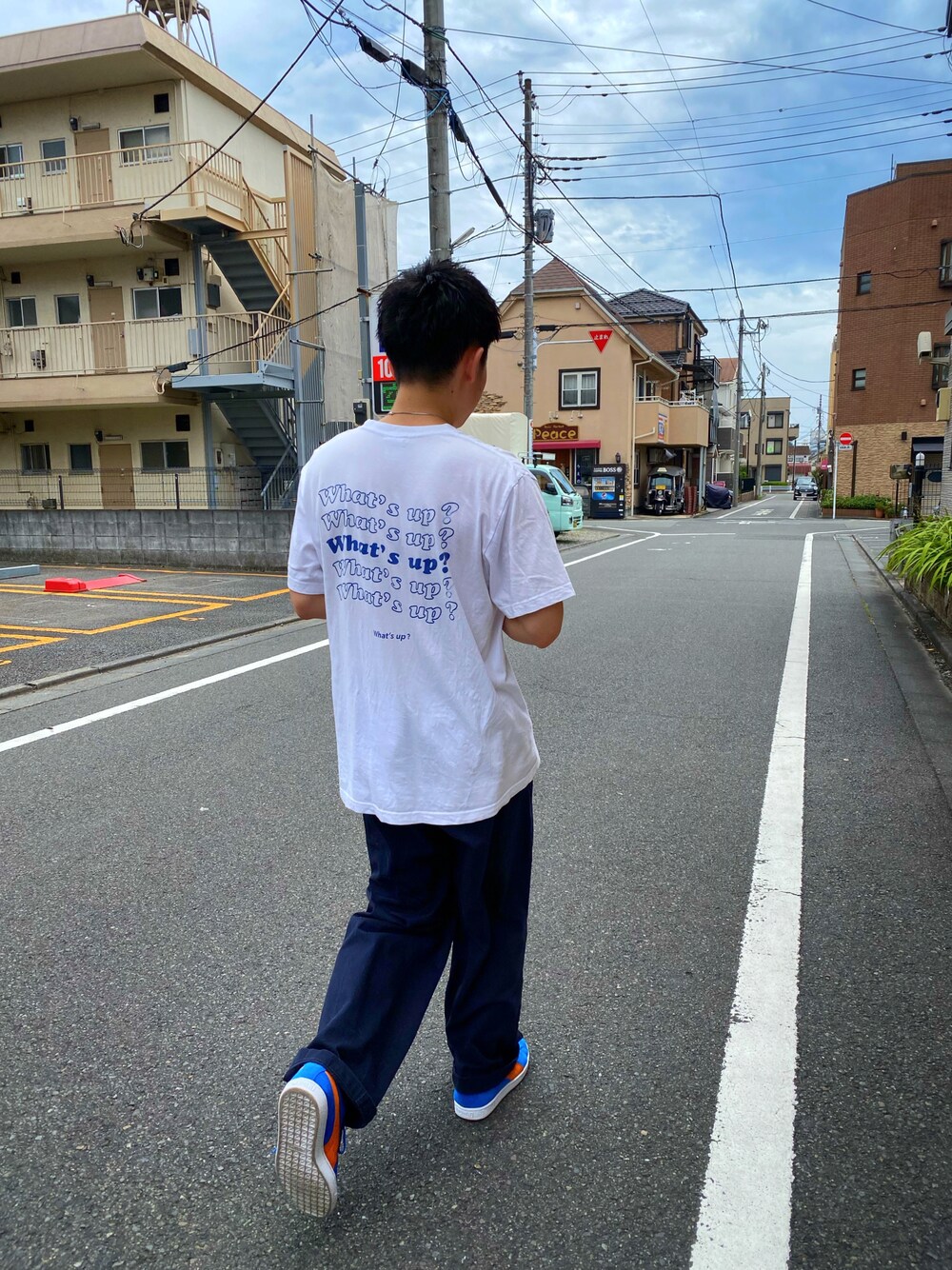 「みんなの白Tフェス、夏コーデ、メンズファッション、Tシャツ、what's up、シンプルスタイル」｜「what's upのアイテム（Tシャツ/カットソー、ホワイト系）」を使った、正田さん（メンズ・165cm）の夏コーディネートの1枚目の写真