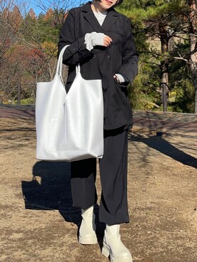 差し色つかいの女子大生さんのコーディネート