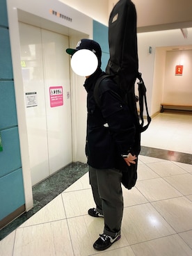 「オフホワイト」｜「アイテム（キャップ）」を使った、蒼璃さん（メンズ・176cm）の冬コーディネート