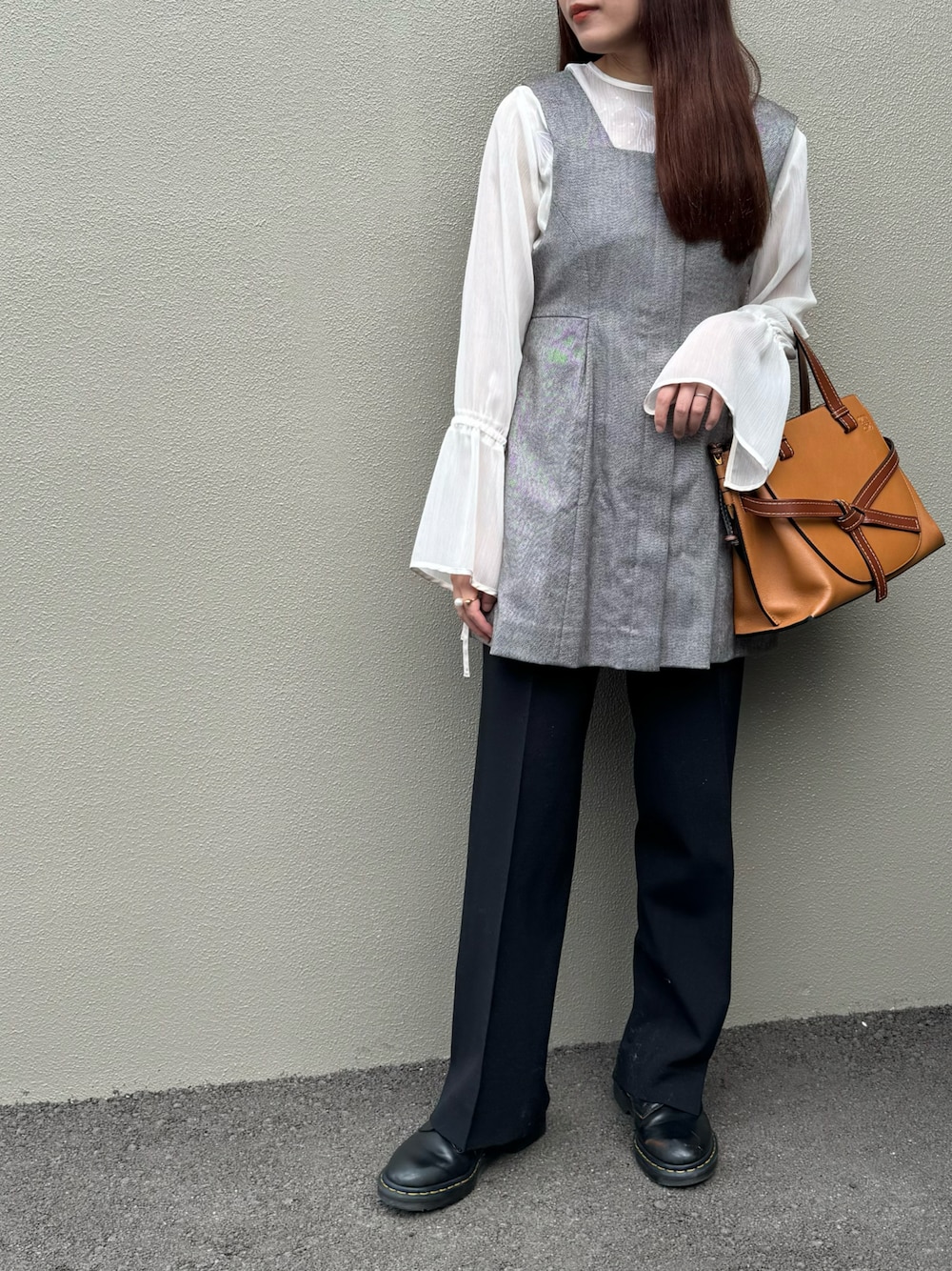 「秋っぽコーデ更新中、低身長、ベスト、united arrows、UNITED TOKYO、150cm台コーデ、お出かけコーデ、秋服準備はじめました、低身長女子、AMERI」｜「UNITED TOKYOのアイテム（パンツ、ブラック系）」を使った、CHIHIROさん（レディース・150cm）の秋コーディネートの1枚目の写真