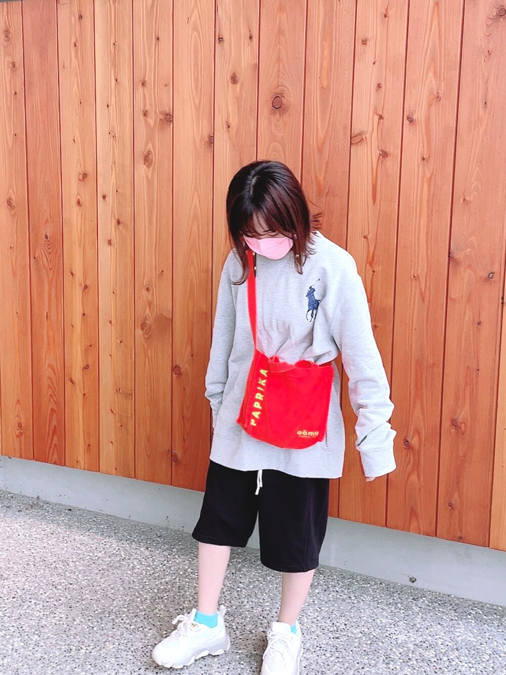 「シンプル、オーバーサイズ、ラルフローレン、スエット、ラクチンコーデ、ootd、ラフ、雨の日コーデ、低身長コーデ、おしゃれさんと繋がりたい」｜「POLO RALPH LAURENのアイテム（スウェット、グレー系）」を使った、ぷぉい‬さん（レディース・152cm）の秋コーディネートの1枚目の写真