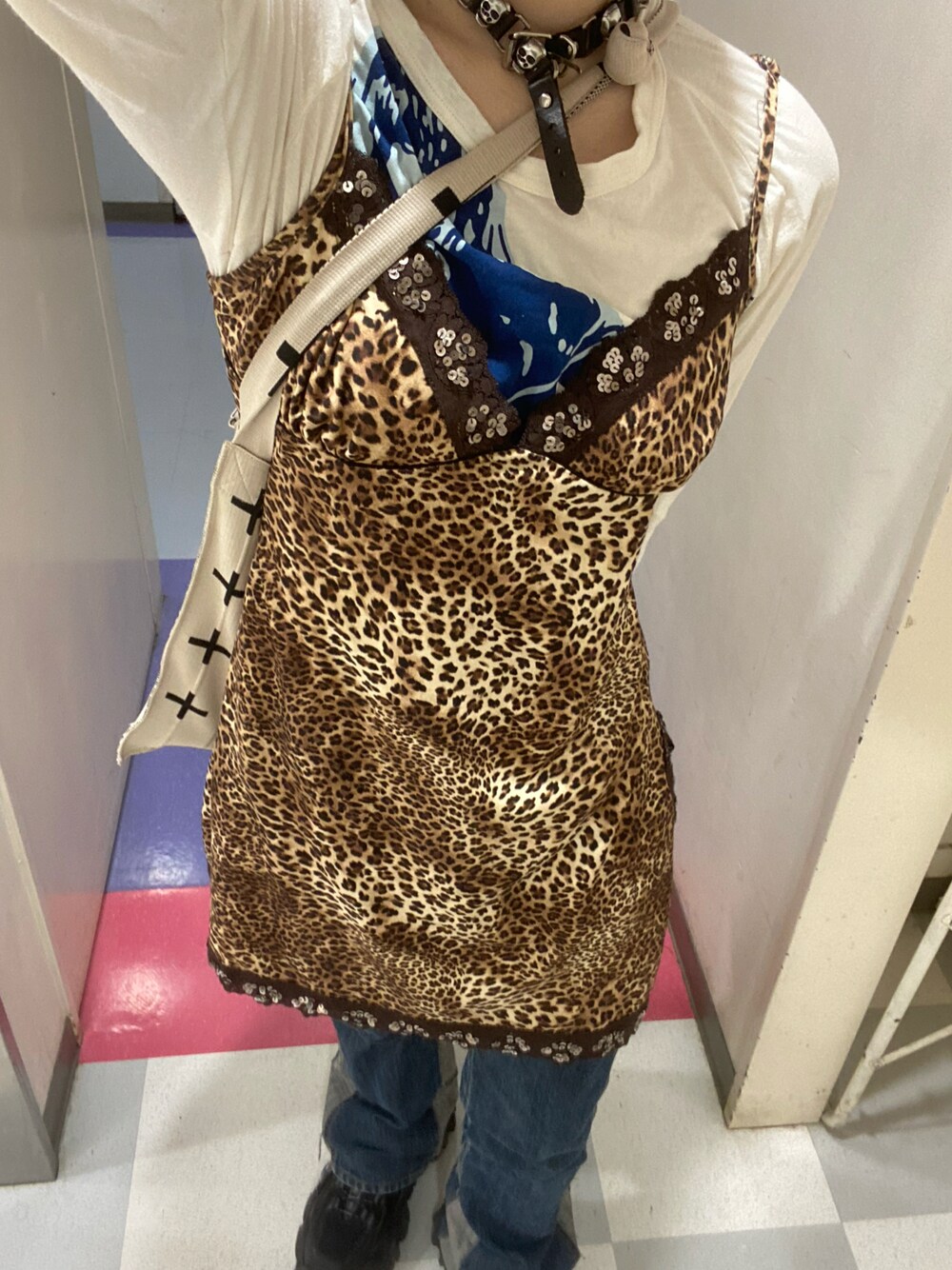 「休日コーデ、初夏コーデ、パンツスタイル、古着MIX、古着、y2k、厚底シューズ、EYTYS、フレアデニム」｜「usedのアイテム（デニムパンツ、ブルー系）」を使った、愛子さん（レディース・160cm）の春コーディネートの1枚目の写真