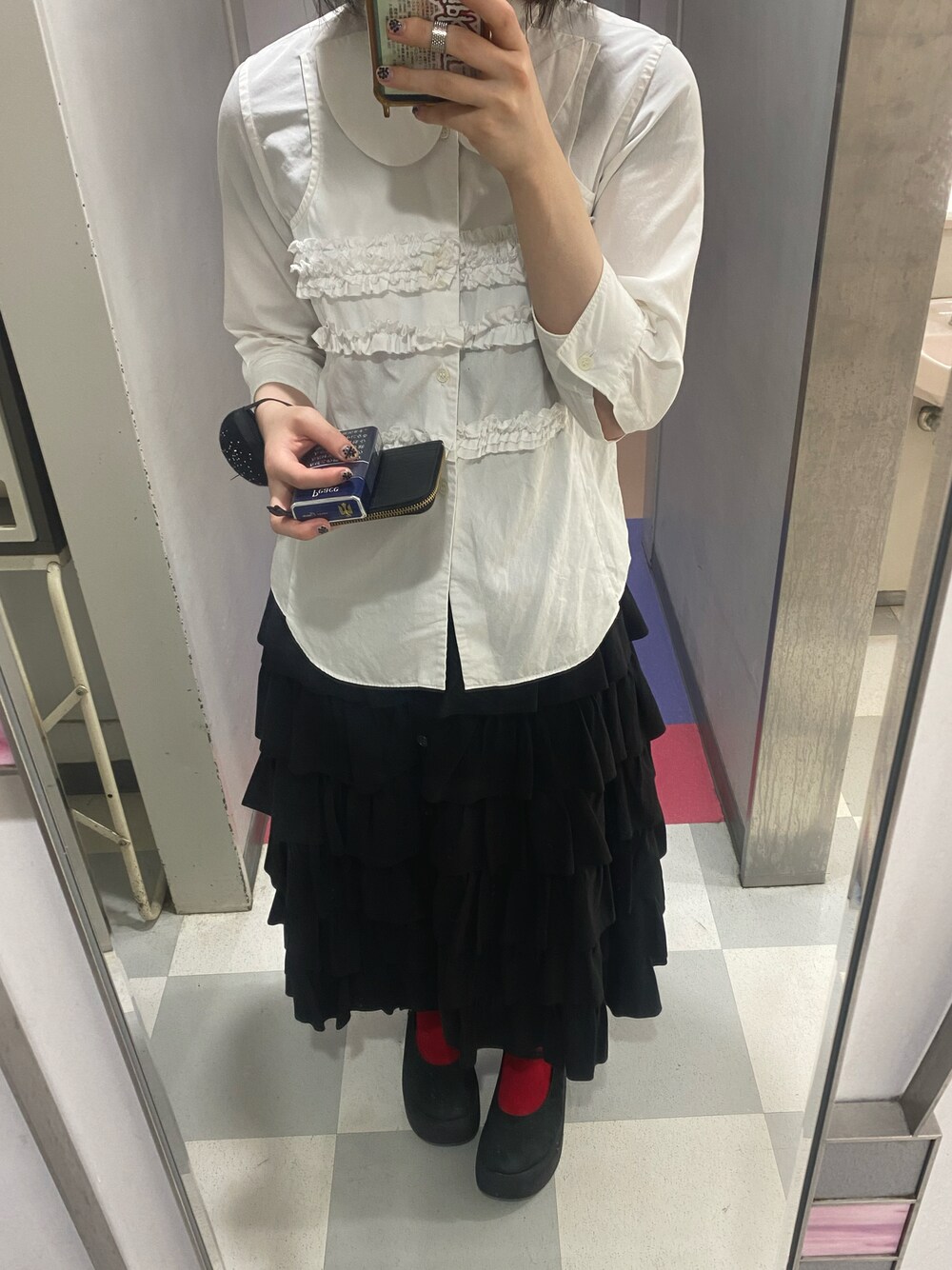 「スカート、コムデギャルソン、COMME des GARCONS GIRL、COMME des GARCONS、古着MIX、古着、モノトーン、Tokyo bopper」｜「COMME des GARCONS GIRLのアイテム（シャツ/ブラウス、ホワイト系）」を使った、愛子さん（レディース・160cm）の夏コーディネートの1枚目の写真