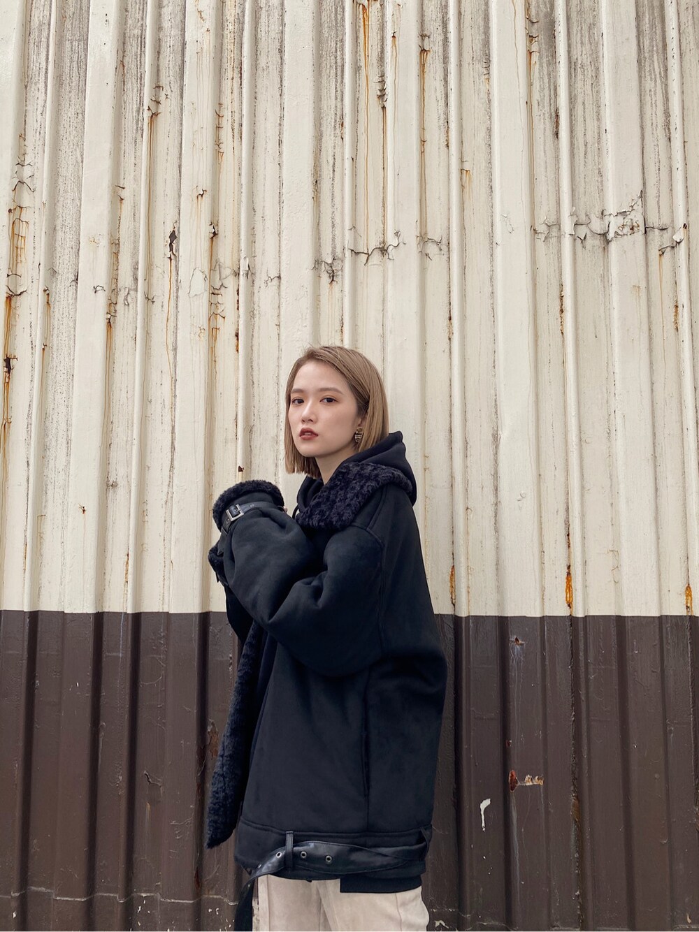 アレンジタックムートンブルゾンを使った人気ファッション  