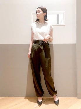 「フェザー」｜「アイテム（パンプス）」を使った、sakiyoさん（レディース・161cm）の秋コーディネート