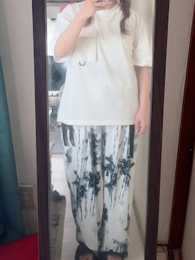 「GU（ジーユー）のアイテム（Tシャツ/カットソー、ホワイト系）」を使った、わんちゃんさん（レディース・153cm）の秋コーディネート