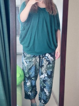 「Honeys（ハニーズ）のアイテム（Tシャツ/カットソー）」を使った、わんちゃんさん（レディース・153cm）の秋コーディネート