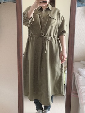 「Honeys（ハニーズ）のアイテム（シャツワンピース）」を使った、わんちゃんさん（レディース・153cm）の夏コーディネート
